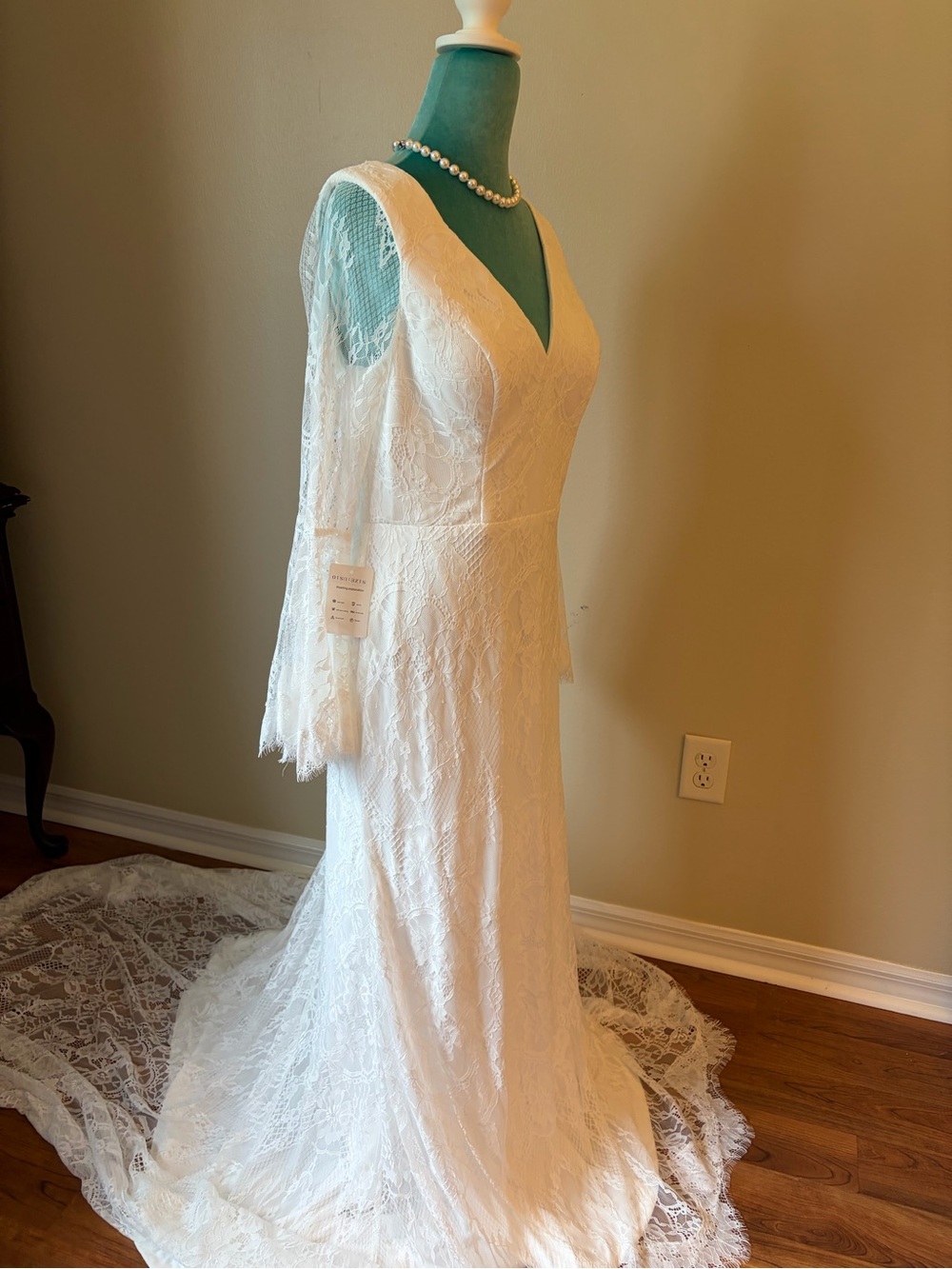 Wedding Dress - PRICE DROP - $50 OFF